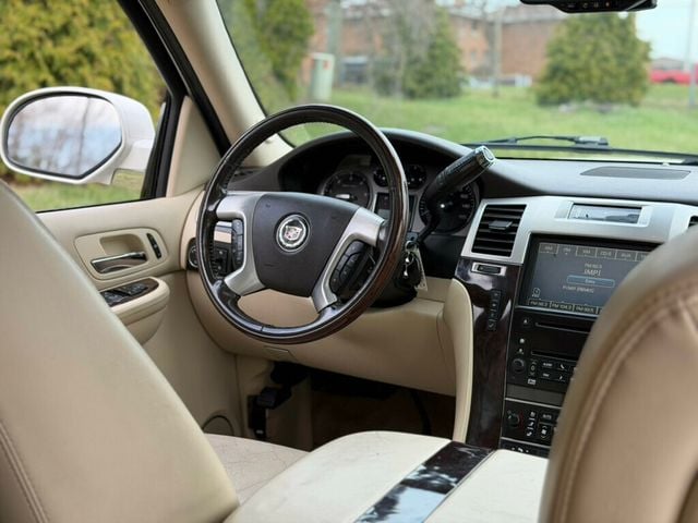 2007 Cadillac Escalade AWD 4dr - 22989957 - 26