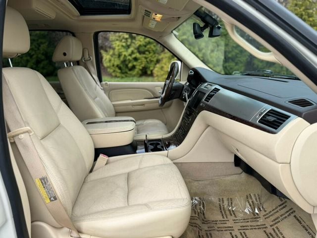 2007 Cadillac Escalade AWD 4dr - 22989957 - 28