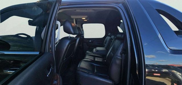 2007 Cadillac Escalade EXT AWD 4dr - 23007426 - 6