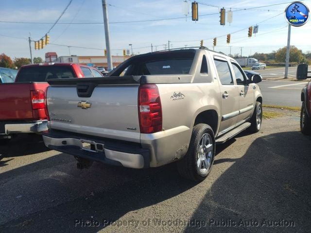 2007 Chevrolet Avalanche 4WD Crew Cab 130" LTZ - 22932329 - 3