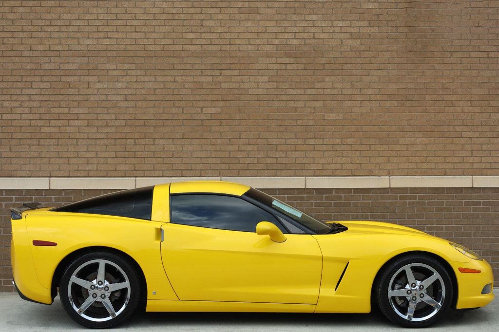 Chevrolet Corvette photo 2