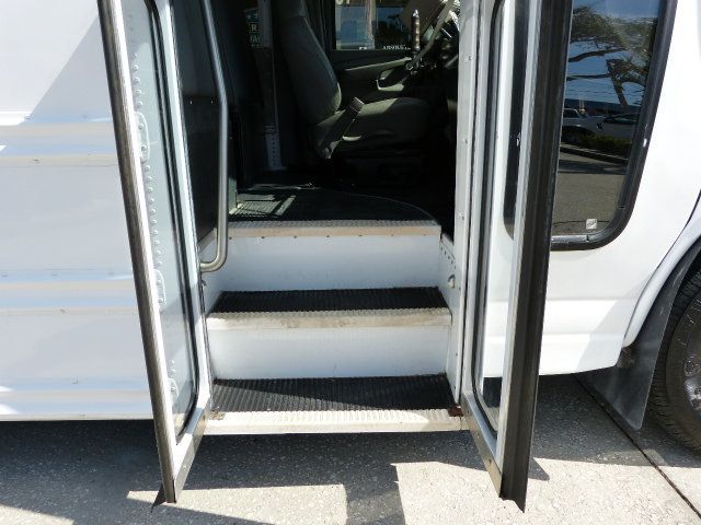 2007 Chevrolet Express Commercial Cutaway 4.8L V8 GAS*3500*SRW*139" WB C6Y*"COLLINS" 15 PASSENGER MINI BUS - 22762913 - 17