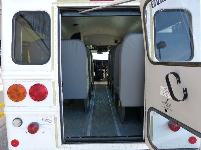 2007 Chevrolet Express Commercial Cutaway 4.8L V8 GAS*3500*SRW*139" WB*"THOMAS BUILT" 15 PASS. MINI BUS - 22929559 - 13