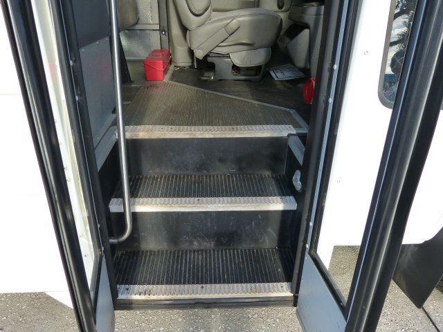 2007 Chevrolet Express Commercial Cutaway 4.8L V8 GAS*3500*SRW*139" WB*"THOMAS BUILT" 15 PASS. MINI BUS - 22929559 - 17