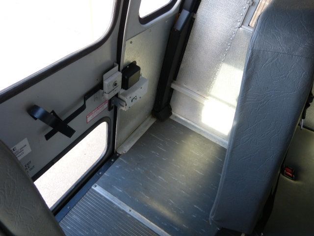 2007 Chevrolet Express Commercial Cutaway 4.8L V8 GAS*3500*SRW*139" WB*"THOMAS BUILT" 15 PASS. MINI BUS - 22929559 - 21
