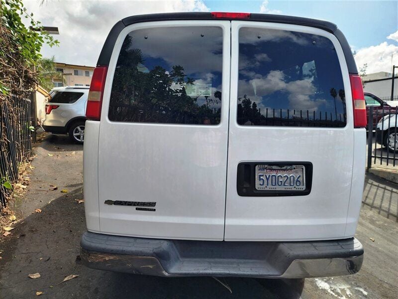 2007 Chevrolet Express Passenger RWD 3500 155" - 22651384 - 4