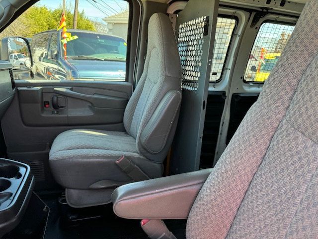 2007 Chevrolet G2500 CARGO VAN SHELVING/PARTITION PARTITION/READY FOR WORK - 22364286 - 31
