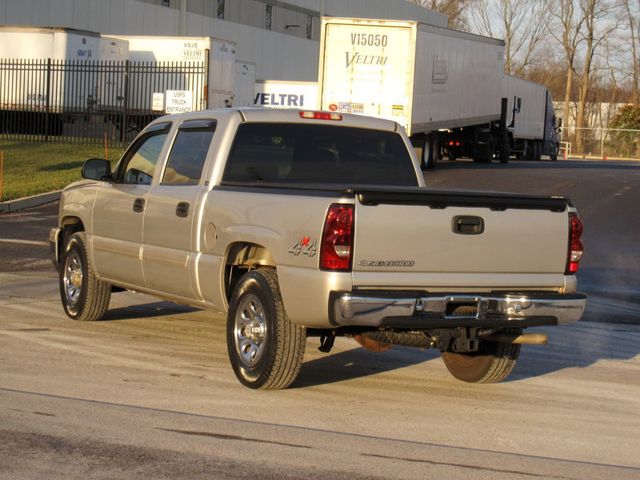 2007 Chevrolet Silverado 1500 Classic 4WD Crew Cab 143.5" LS - 22956268 - 12