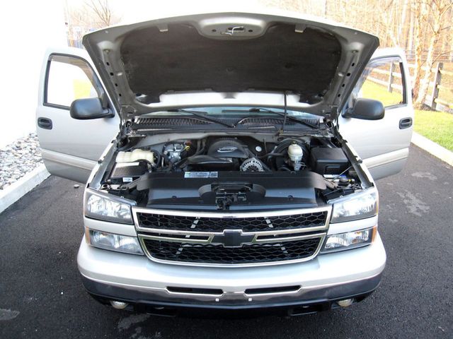 2007 Chevrolet Silverado 1500 Classic 4WD Crew Cab 143.5" LS - 22956268 - 32