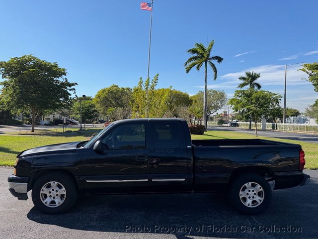 2007 Chevrolet Silverado 1500 Classic Extended Cab Short Bed LT - 22965759 - 4