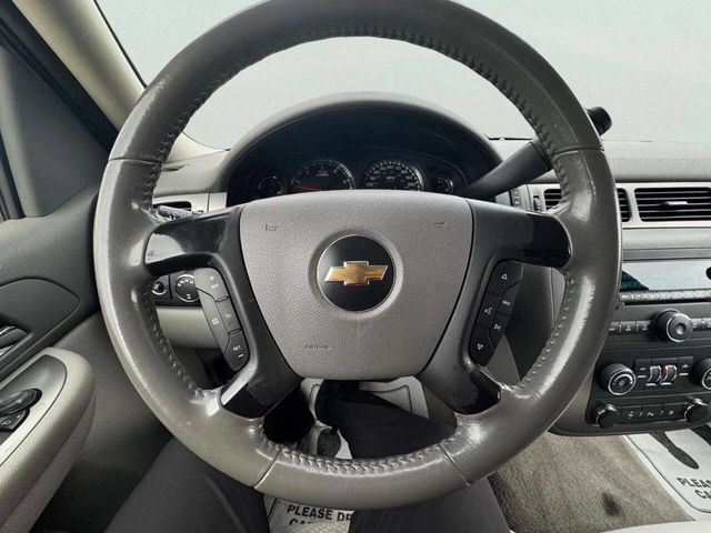 2007 Chevrolet Suburban 4WD 4dr 1500 LS - 22947861 - 16