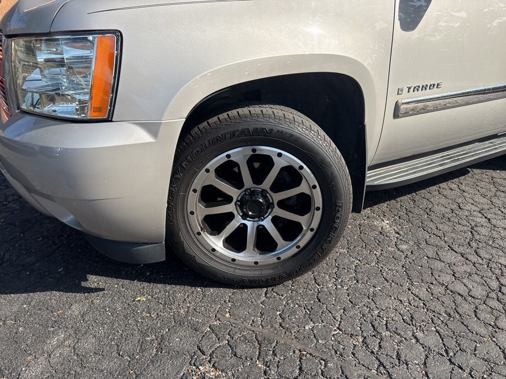 2007 Chevrolet Tahoe 4WD 4dr 1500 LT - 23035990 - 1
