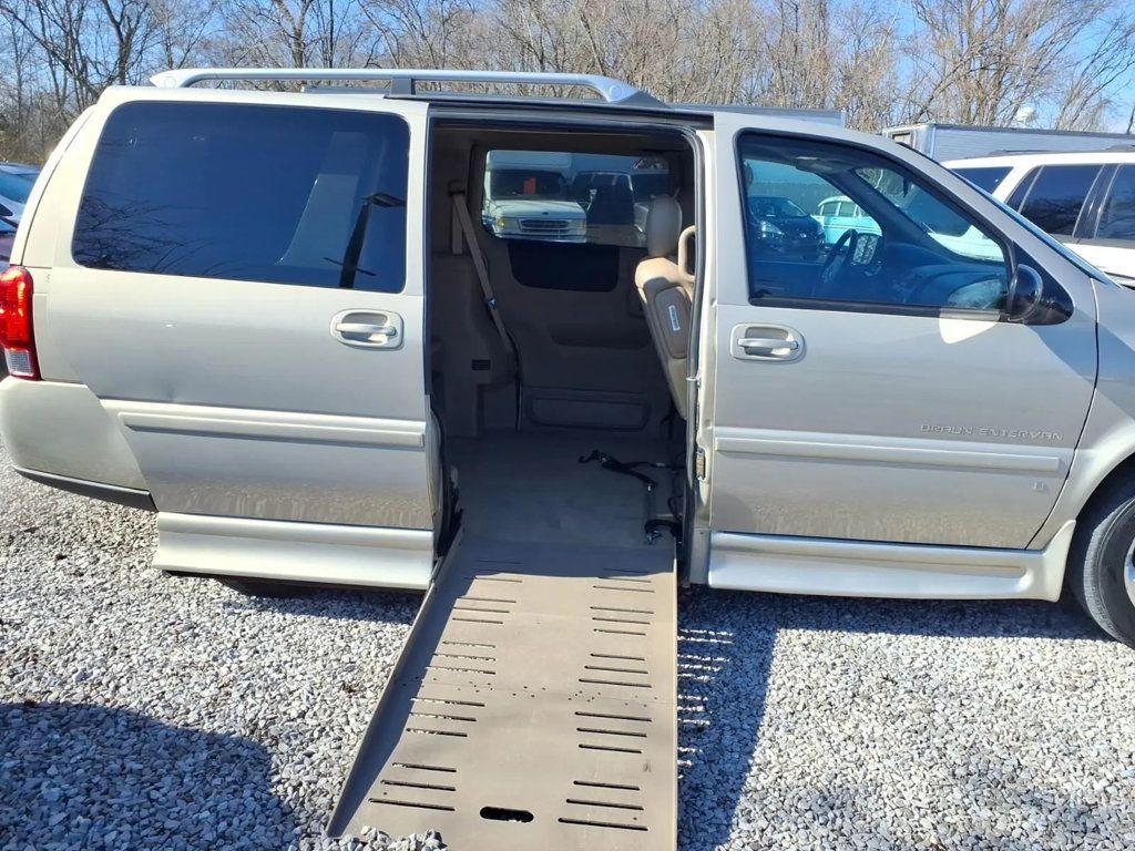 2007 Chevrolet Uplander LT Extended Minivan 4D - 22989168 - 17