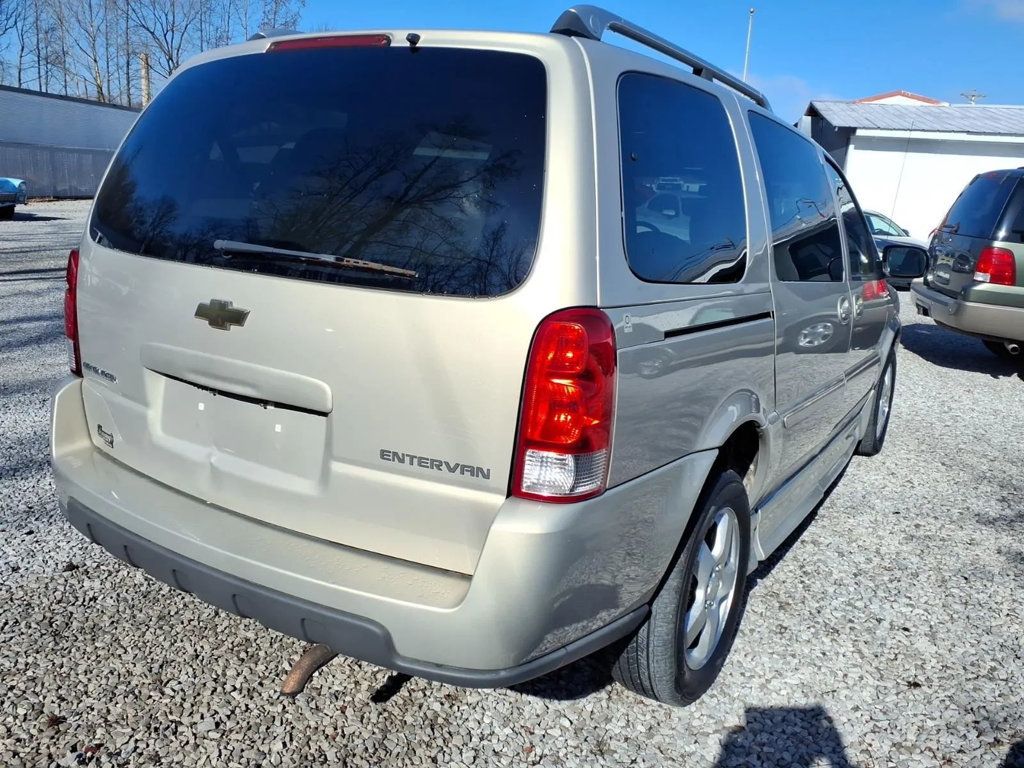 2007 Chevrolet Uplander LT Extended Minivan 4D - 22989168 - 1