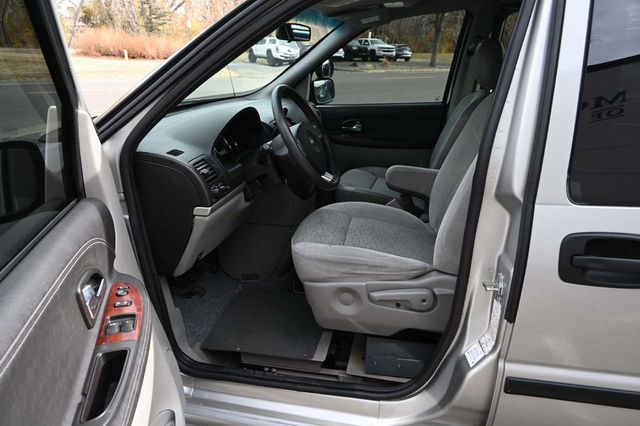 2007 Chevrolet Uplander LT Mobility Handicap Van - 22946978 - 12