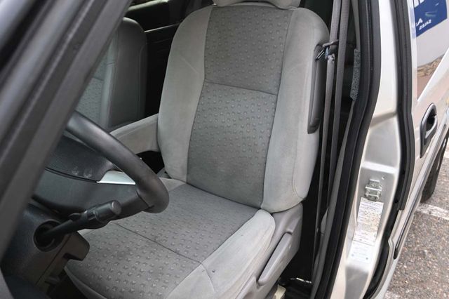 2007 Chevrolet Uplander LT Mobility Handicap Van - 22946978 - 13