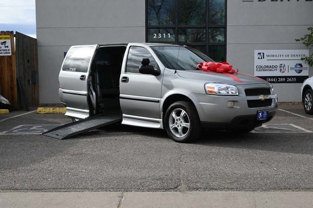 2007 Chevrolet Uplander LT Mobility Handicap Van - 22946978 - 1