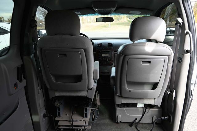2007 Chevrolet Uplander LT Mobility Handicap Van - 22946978 - 19