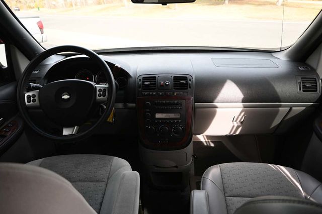 2007 Chevrolet Uplander LT Mobility Handicap Van - 22946978 - 23