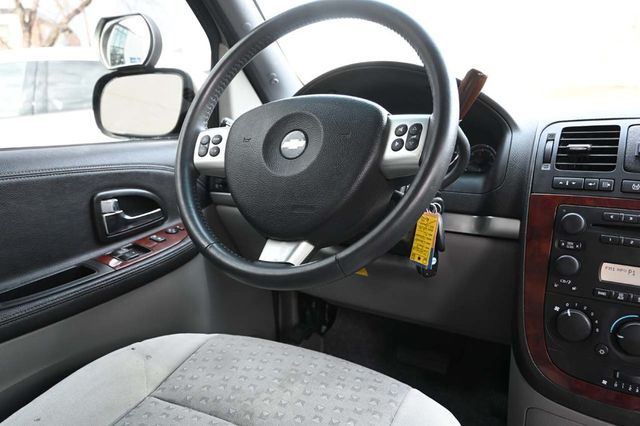 2007 Chevrolet Uplander LT Mobility Handicap Van - 22946978 - 25