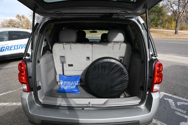 2007 Chevrolet Uplander LT Mobility Handicap Van - 22946978 - 26