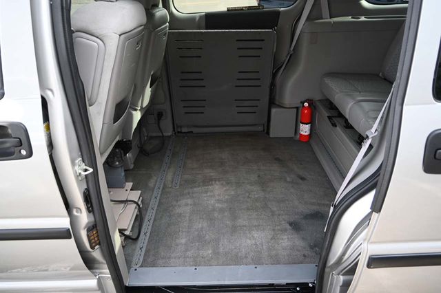 2007 Chevrolet Uplander LT Mobility Handicap Van - 22946978 - 27