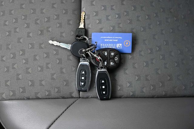 2007 Chevrolet Uplander LT Mobility Handicap Van - 22946978 - 35