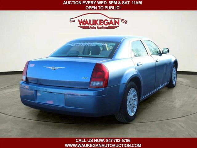 2007 Chrysler 300 4dr Sedan 300 RWD - 22961842 - 3