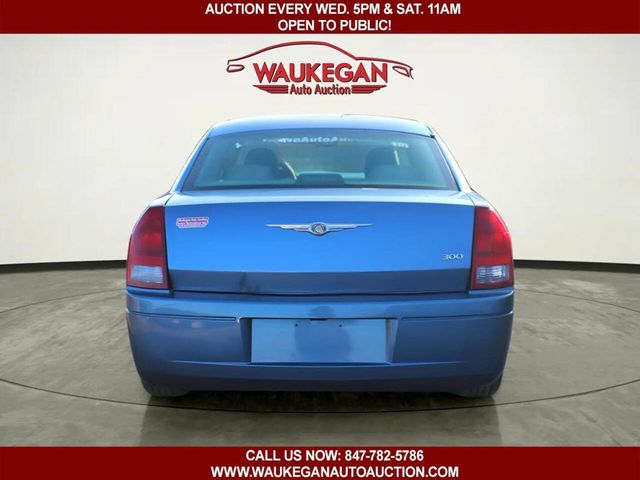 2007 Chrysler 300 4dr Sedan 300 RWD - 22961842 - 4