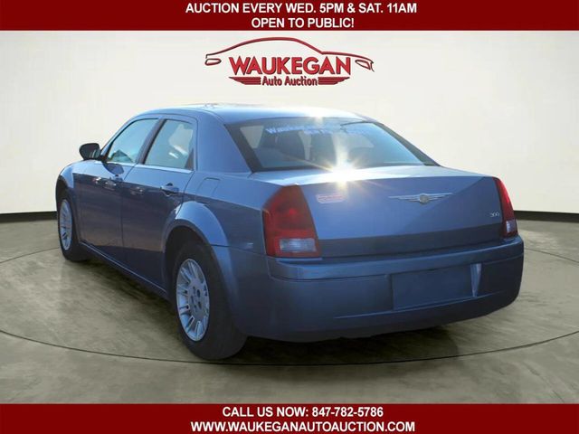 2007 Chrysler 300 4dr Sedan 300 RWD - 22961842 - 5