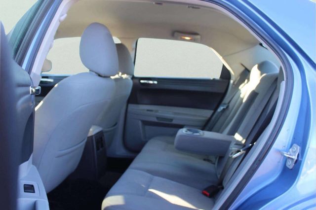 2007 Chrysler 300 4dr Sedan 300 RWD - 22961842 - 6