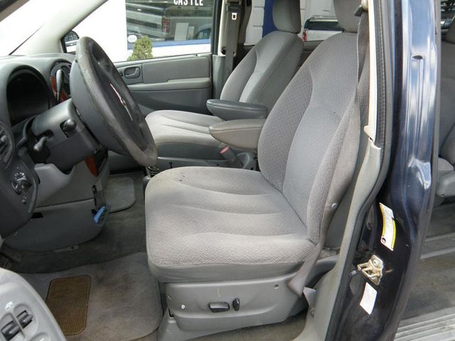 2007 Chrysler Town & Country SWB 4dr Wagon - 23008997 - 7