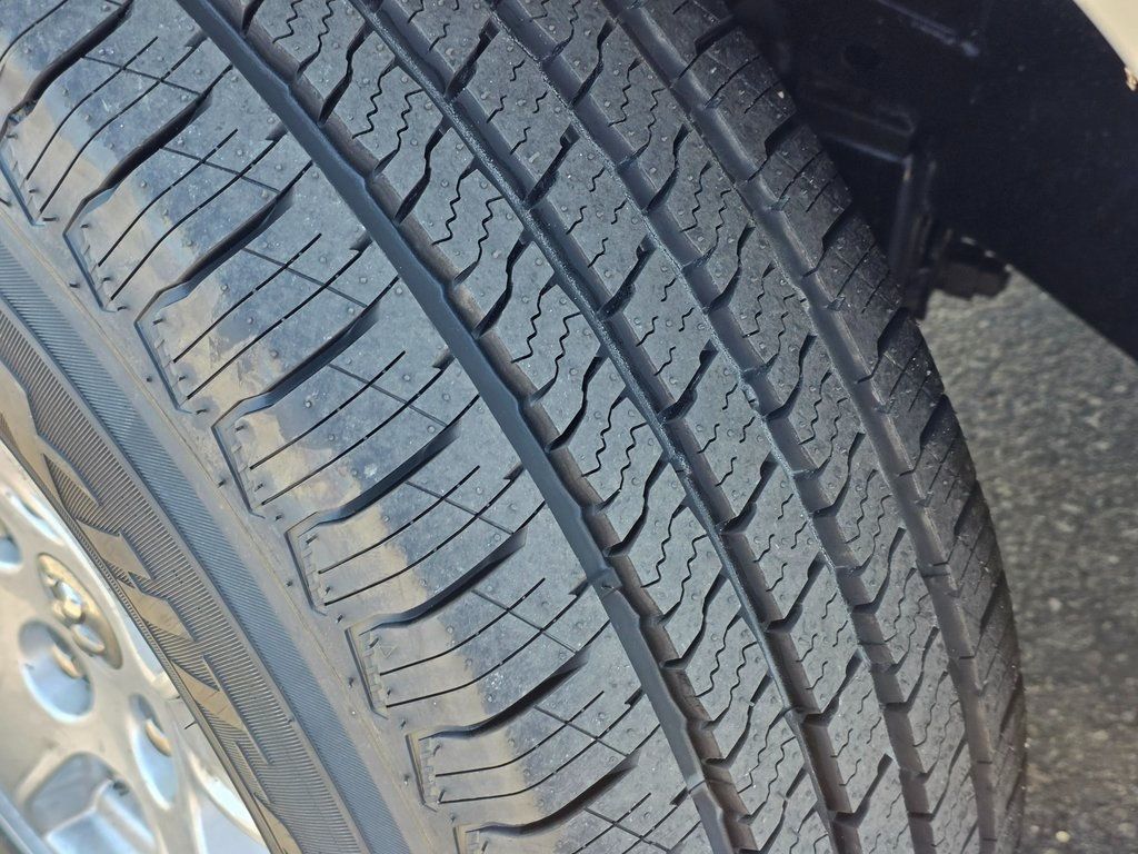 2007 Dodge Dakota SLT - 22937275 - 12