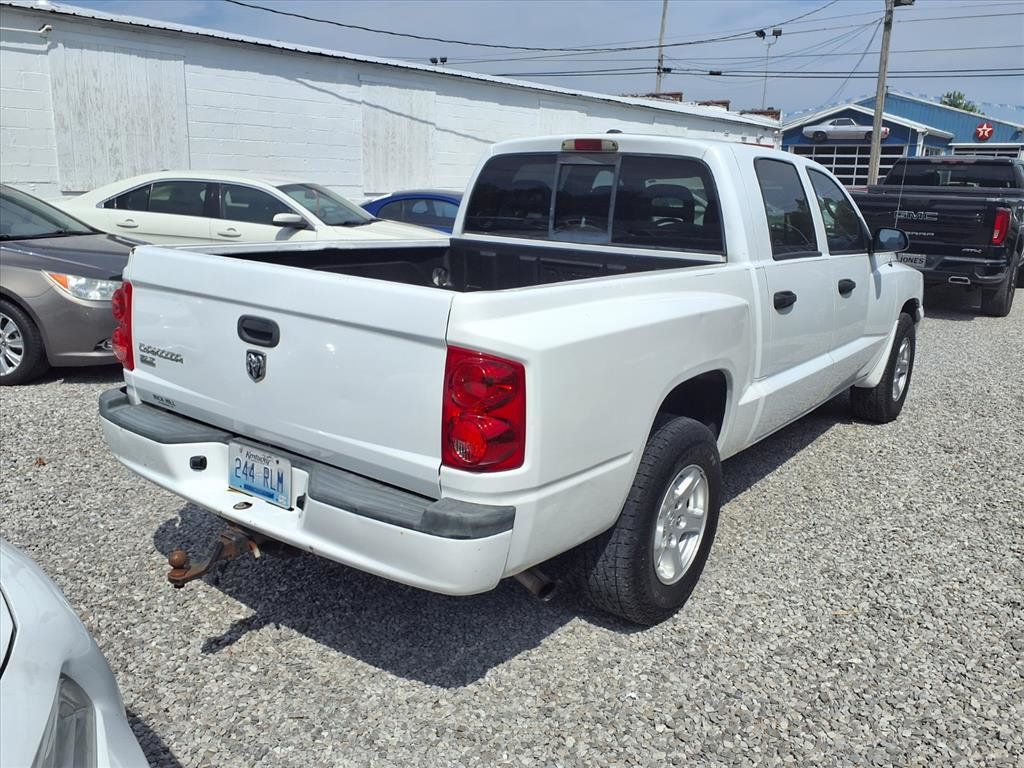 2007 Dodge Dakota Quad Cab SLT Pickup 4D 5 1/2 ft - 22969480 - 1