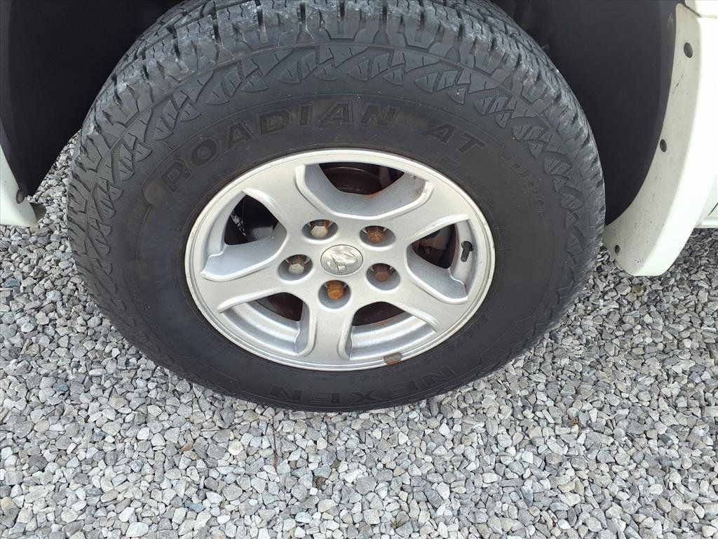 2007 Dodge Dakota Quad Cab SLT Pickup 4D 5 1/2 ft - 22969480 - 4