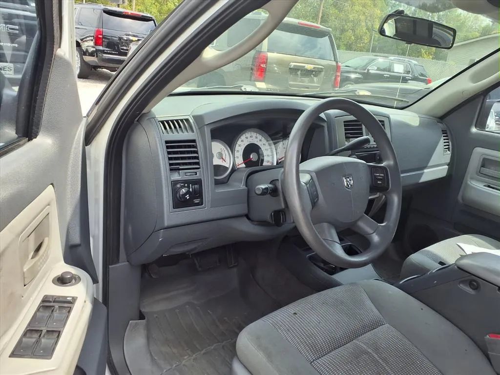 2007 Dodge Dakota Quad Cab SLT Pickup 4D 5 1/2 ft - 23079020 - 5