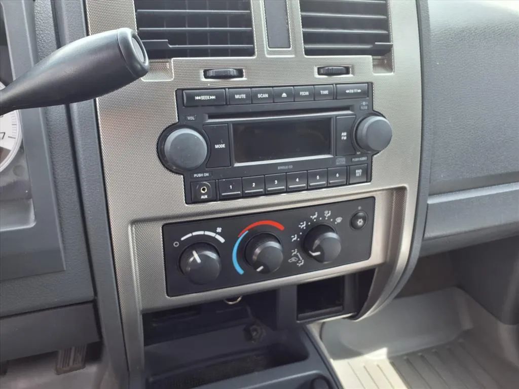 2007 Dodge Dakota Quad Cab SLT Pickup 4D 5 1/2 ft - 23079020 - 7