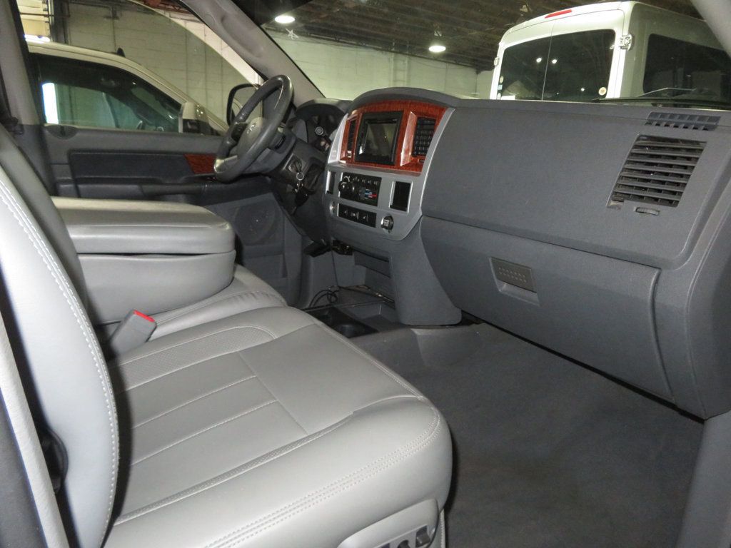 2007 Dodge Ram Laramie photo 28