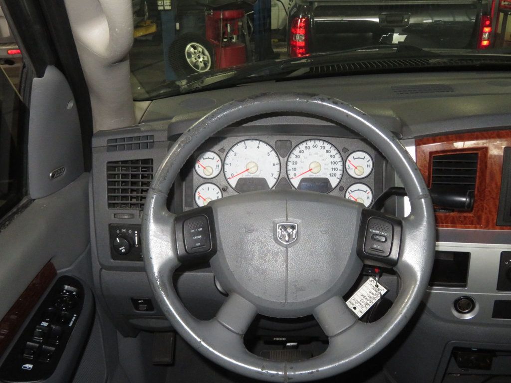 2007 Dodge Ram Laramie photo 32