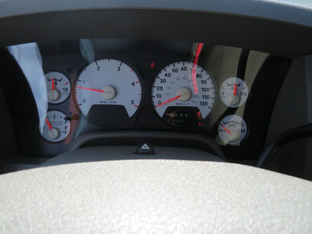 2007 Dodge Ram SLT photo 15