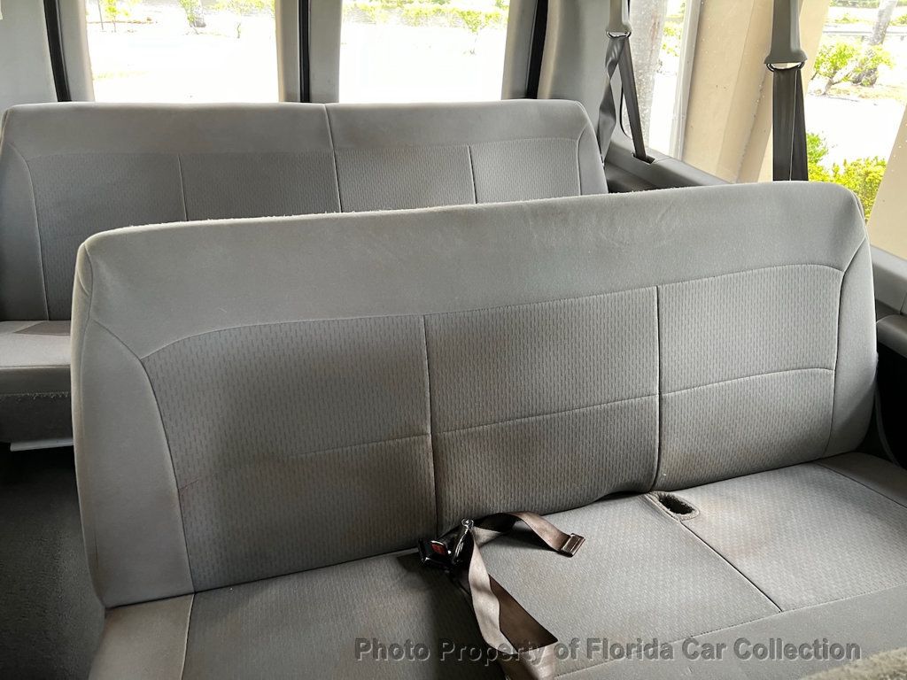 2007 Ford Econoline Wagon E-350 Super Duty XL 12-Passenger Van - 22412856 - 46