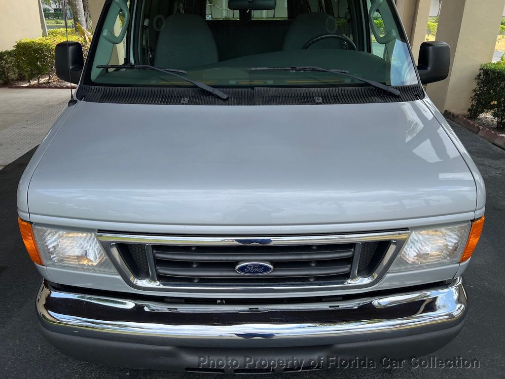 2007 Ford Econoline Wagon E-350 Super Duty XL 12-Passenger Van - 22412856 - 72