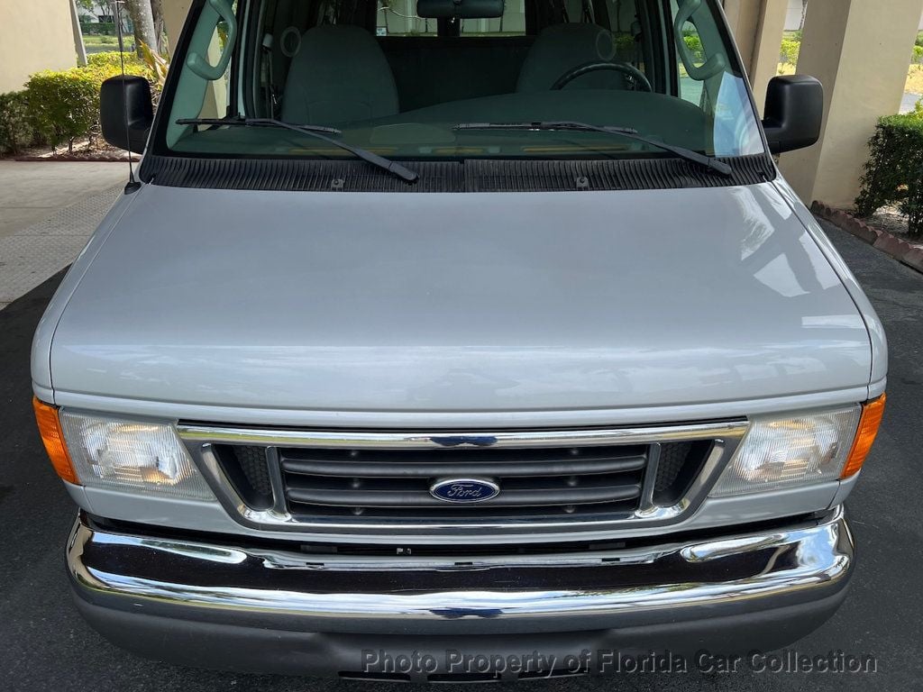2007 Ford Econoline Wagon E-350 Super Duty XLT 12-Passenger Van - 22412856 - 72