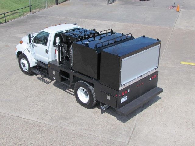 2007 Ford F750 Fuel - Lube Service Truck - 16545989 - 1