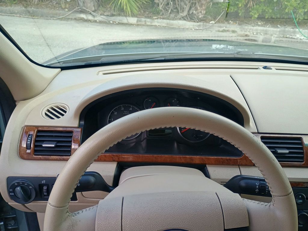 2007 Ford Five Hundred 4dr Sedan SEL FWD Clean Title Florida Car - 22956493 - 17