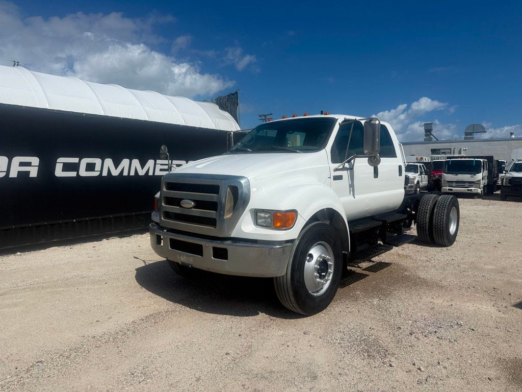 2007 Ford F-750 Crew Cab & Chassis  - 22992324 | Video 1