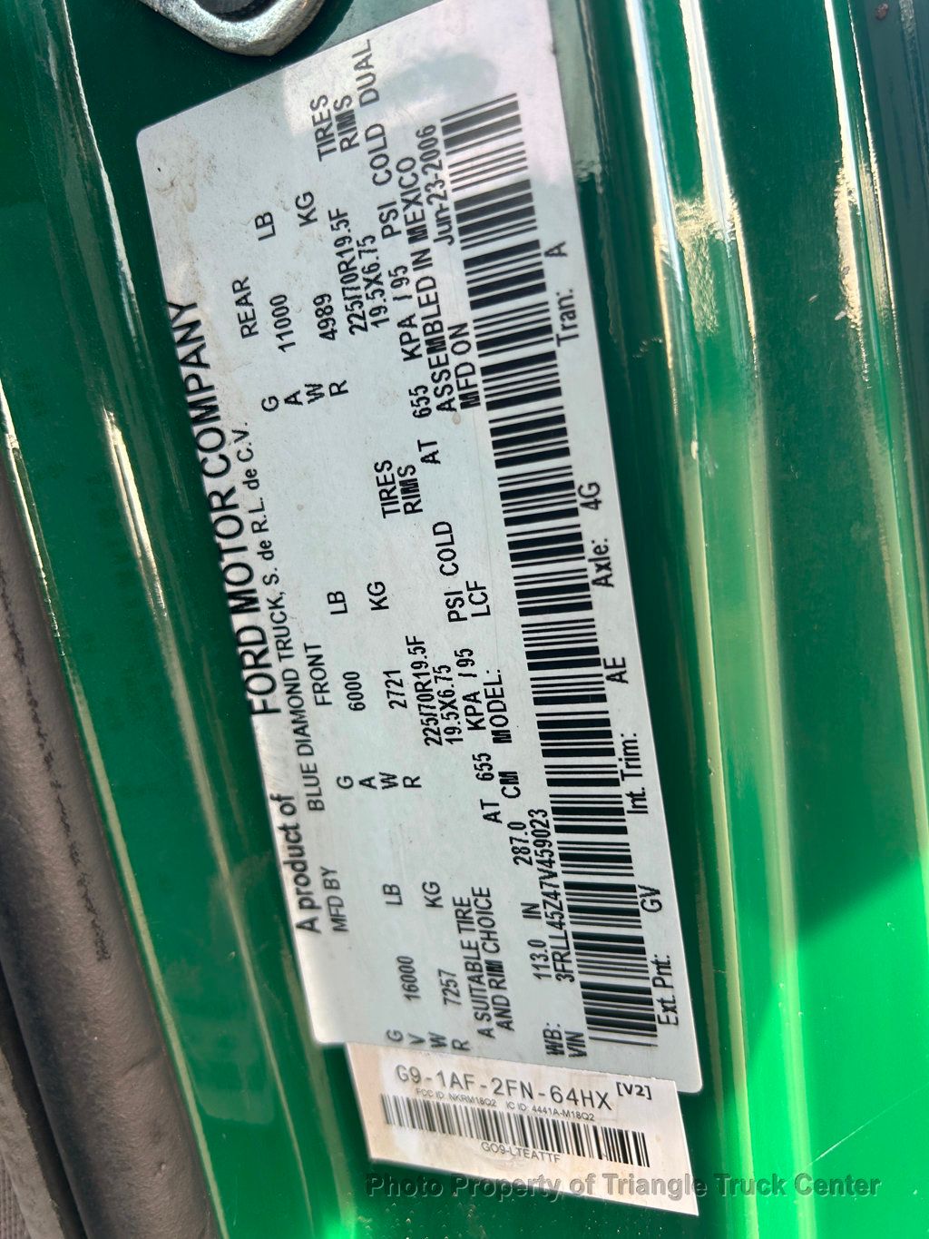 2007 Ford JUST 22k MILES! PRE EMISSION DIESEL! LIFT GATE! SUPER NICE TRUCK! 100 PICTURES! 16k LB GVW! - 22858770 - 68