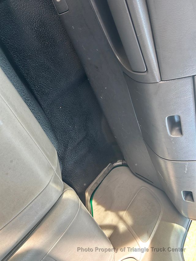 2007 Ford JUST 22k MILES! PRE EMISSION DIESEL! LIFT GATE! SUPER NICE TRUCK! 100 PICTURES! 16k LB GVW! - 22858770 - 70