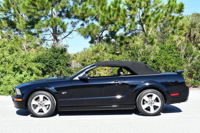 2007 Ford Mustang 2 Door Convertible GT Deluxe - 23088232 - 33
