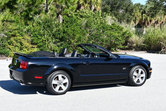 2007 Ford Mustang 2 Door Convertible GT Deluxe - 23088232 - 5